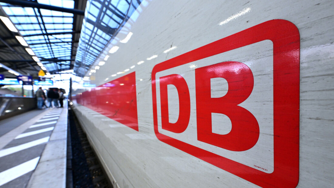 Der Verkehr der Deutschen Bahn ist wegen einer Funkstörung bundesweit eingestellt. (Archivbild) 20260623231313159.jpg