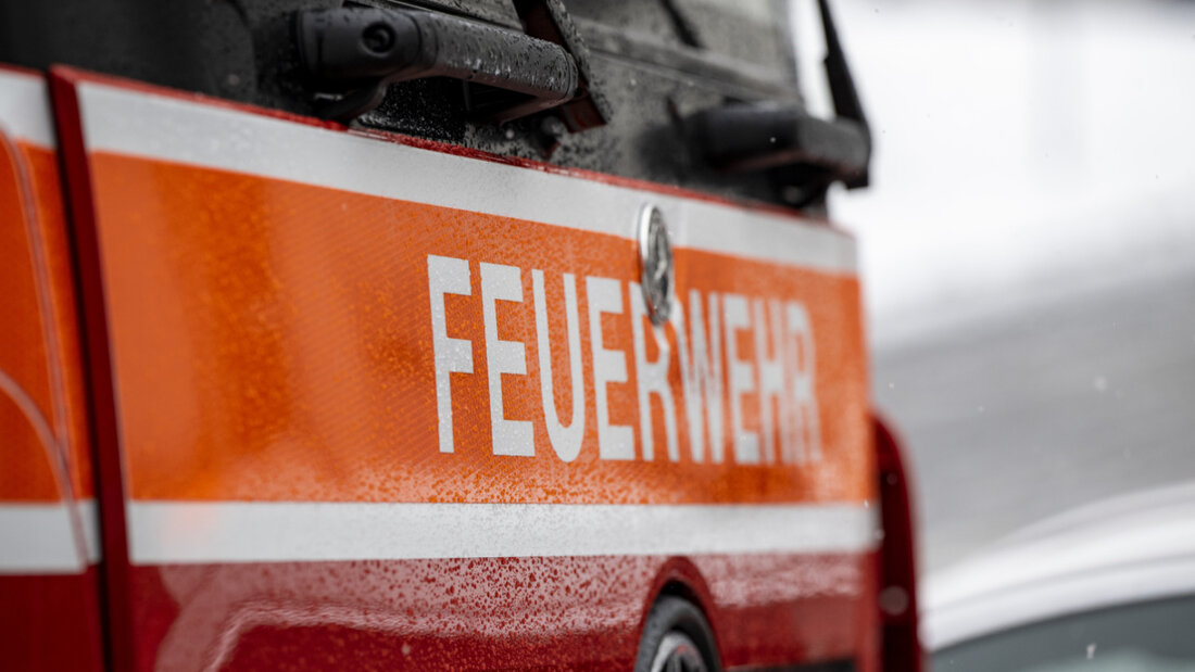 Im Kanton Glarus ist am Samstag ein Grossbrand ausgebrochen. (Symbolbild) 20260509154140158.jpg