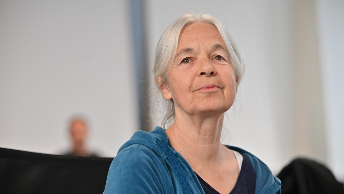 dpatopbilder - Die Angeklagte Daniela Klette sitzt in dem provisorischen Gerichtssaal des Landgerichts Verden in Verden-Eitze. Foto: Sina Schuldt/dpa-pool/dpa 20260527134936434.jpg