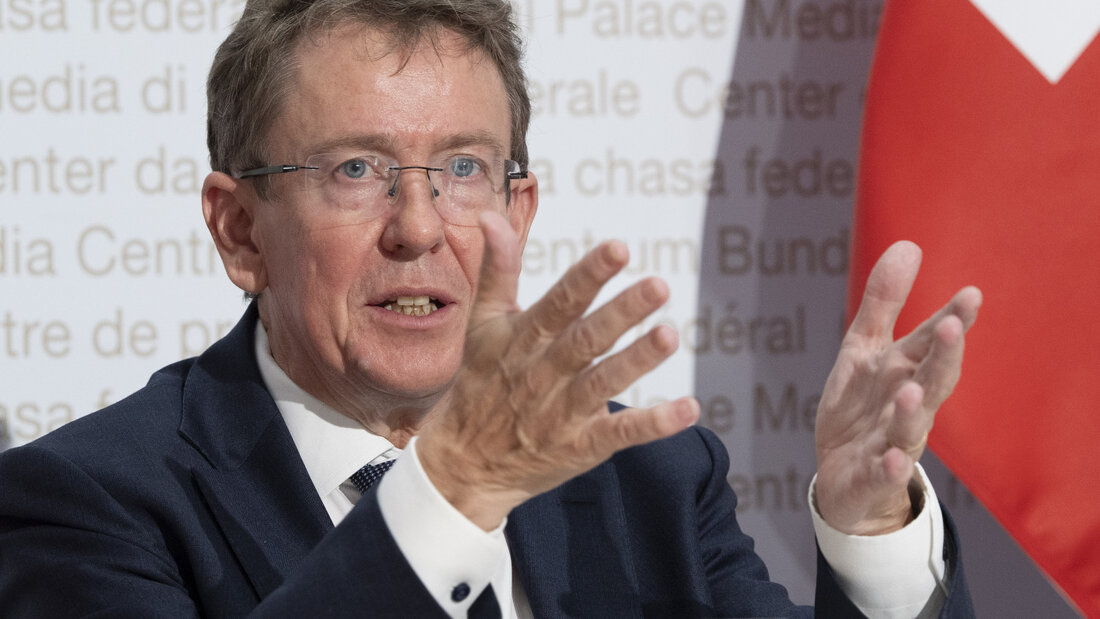 Laut Umweltminister Albert Rösti hat der Bundesrat am Mittwoch die Folgen des Hitzesommers thematisiert. Momentan sei es jedoch nicht notwendig, die ausserordentliche Lage auszurufen. 20260812163556656.jpg