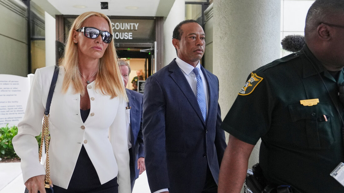 Tiger Woods beim Gerichtstermin am Mittwoch in Begleitung seiner Freundin Vanessa Trump 20260902170847674.jpg