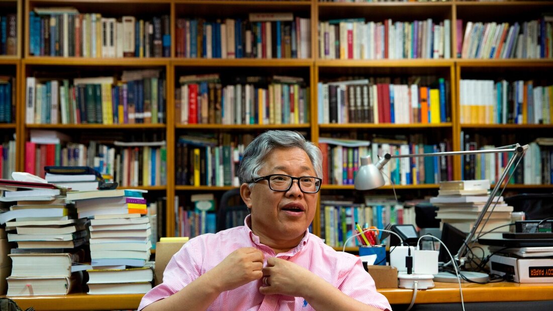 ARCHIV - Pastor Ezra Jin Mingri spricht 2018 während eines Interviews in der Zion-Kirche in Peking. Foto: Ng Han Guan/AP/dpa (Archivbild) 20260705141443517.jpg