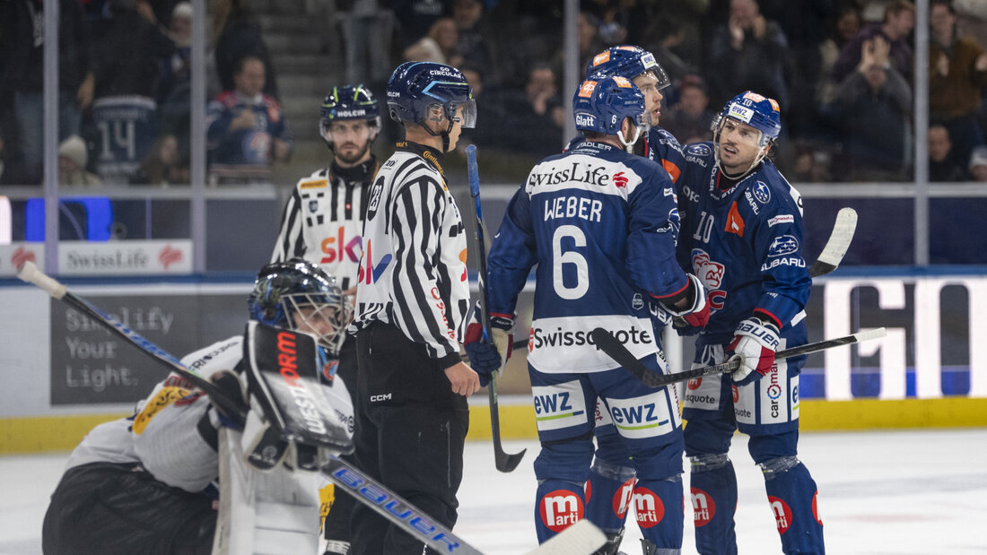Die ZSC Lions bejubeln das 5:4 in der Verlängerung von Juho Lammikko gegen Fribourg-Gottéron 20261010222531524.jpg