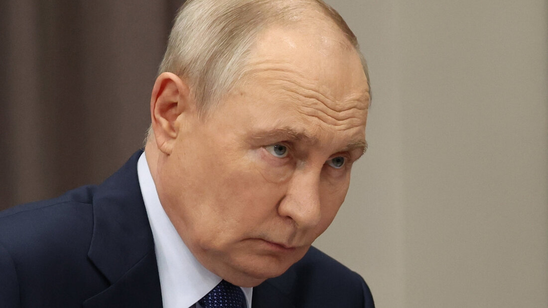 ARCHIV - Der russische Präsident Wladimir Putin nimmt an einem Treffen mit dem Gouverneur der Region Krasnojarsk teil. Foto: Vyacheslav Prokofyev/Pool Sputnik Kremlin/dpa 20260808225032449.jpg