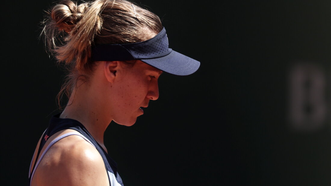 Viktoria Golubic mit gesenktem Haupt 20260529125659089.jpg