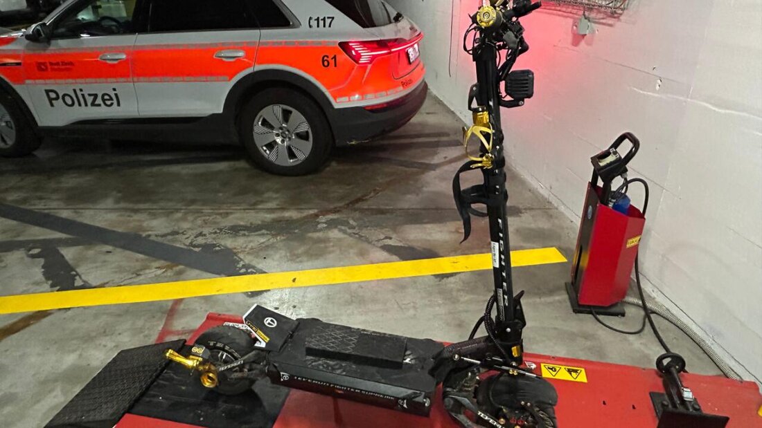 Die Geschwindigkeitsmessung auf der Polizeiwache ergab, dass das beschlagnahmte E-Trottinett bis zu 110 km/h fahren kann. 20251029114034748.jpg