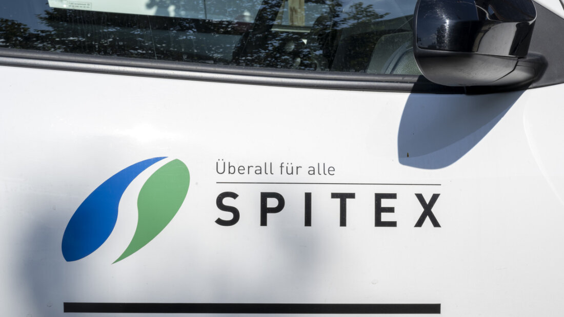 Angehörige können sich von einer Spitex-Organisation anstellen lassen und erhalten dann Beiträge für die geleistete Pflege. (Archivbild)