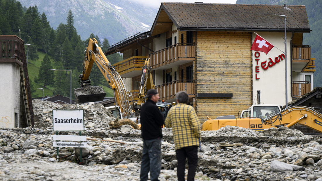 Im Sommer 2024 richteten Erdrutsche und Schlammlawinen im Wallis grosse Infrastrukturschäden an, in Saas-Grund kam zudem ein Mann ums Leben. (Archivbild) 20251107154728715.jpg