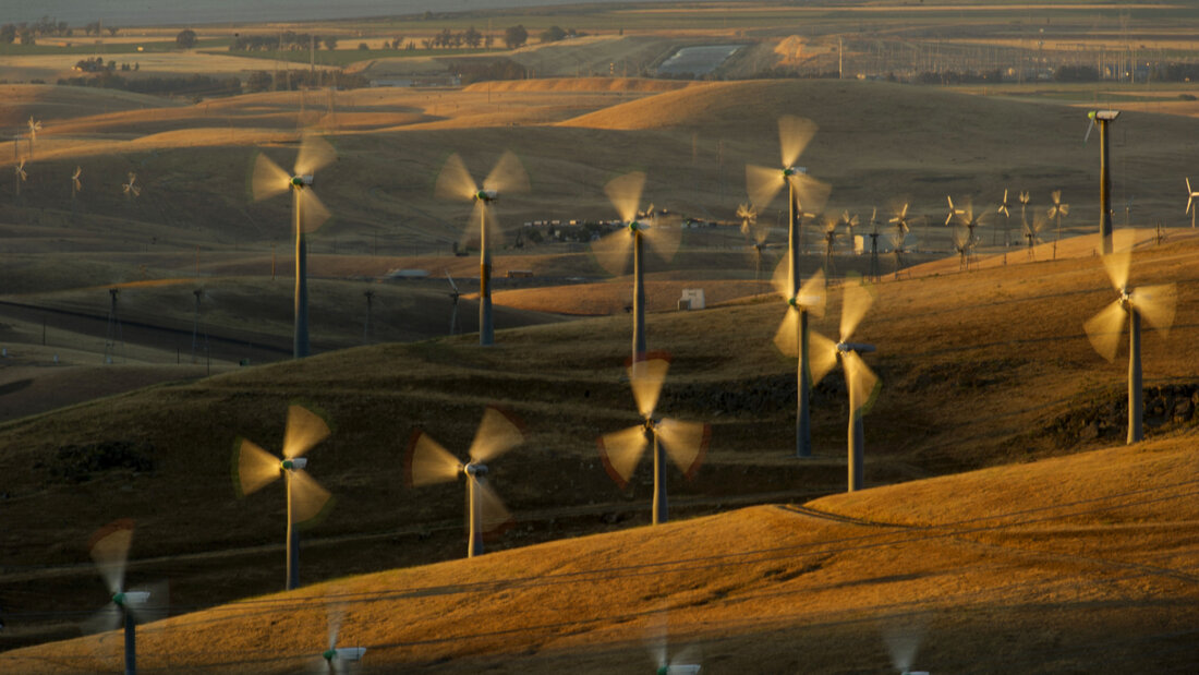 Trotz des rasanten Fortschritts bei erneuerbaren Energien steigen die globalen Kohlenstoffemissionen laut dem Wissenschaftsmagazin "Science" weiter an. (Archivbild) 20251219030951974.jpg