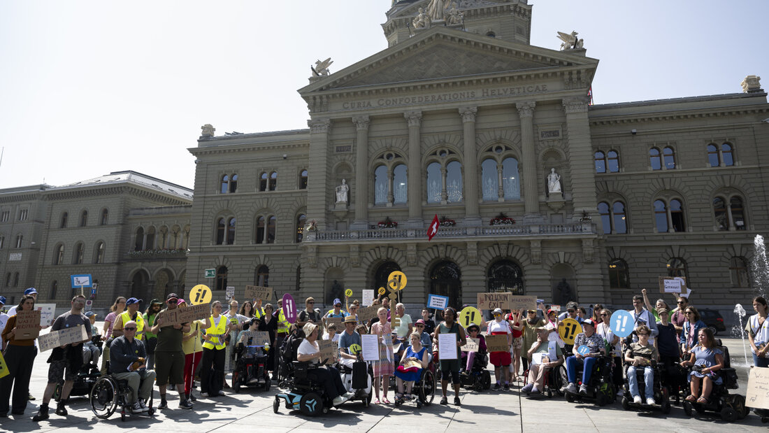 Aktion des Komitees der Inklusionsinitiative in Bern. Der Nationalrat lehnt die Initiative ab, hat aber einen Gegenvorschlag beschlossen. (Archivbild) 20260921204128884.jpg