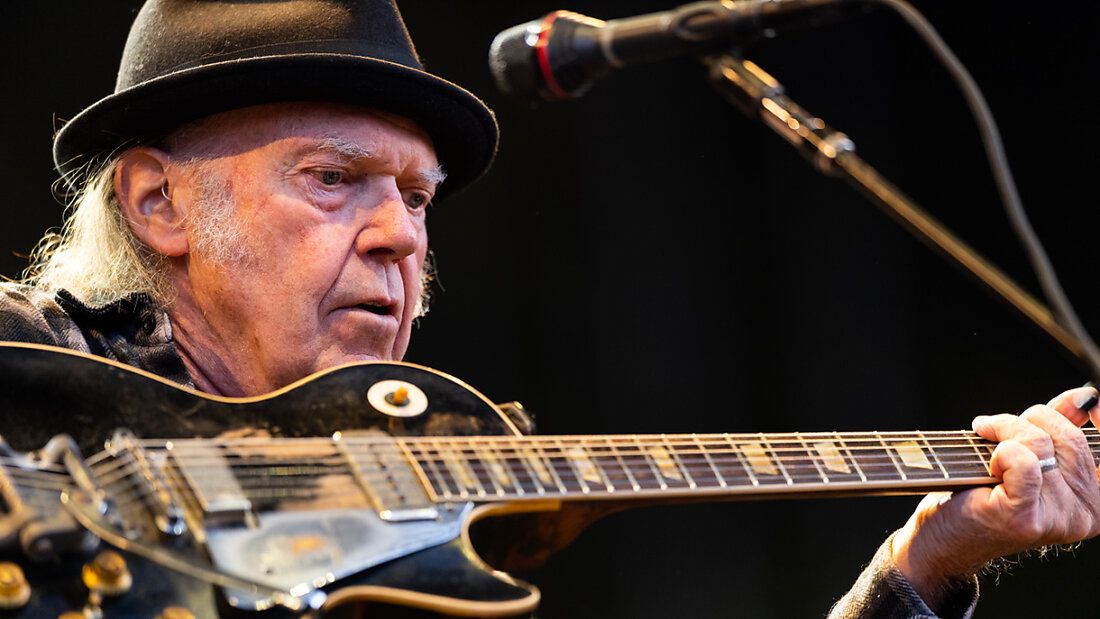 Altmeister und Folkrock-Star Neil Young will erstmals überhaupt in der Ukraine auftreten. Seine Tour soll dort starten, mit einem Gratiskonzert. (Archivbild) 20250303091440132.jpg
