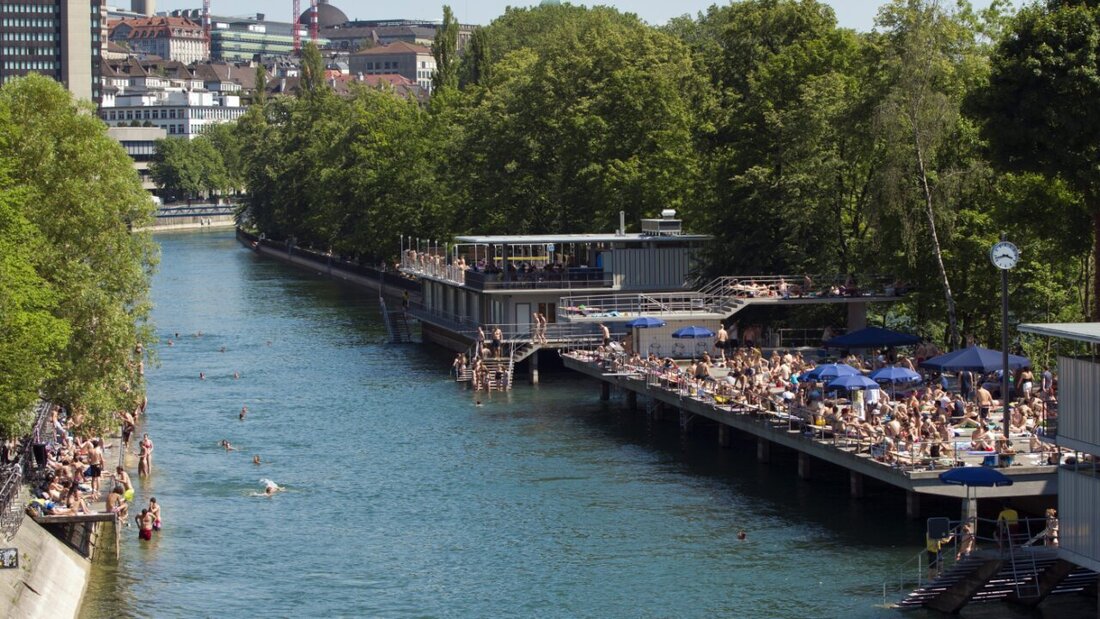 Bei einem Badeunfall in der Limatt in Zürich ist am Mittwochabend ein 25-jähriger Mann gestorben. (Symbolbild) 20250619134835976.jpg