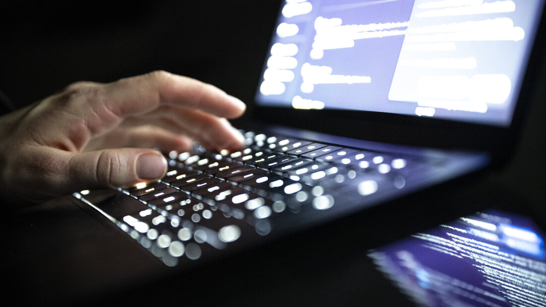 In Graubünden kam es zu einem ähnlichen Cyberangriff wie beim Bund. (Symbolbild) 20260805153647176.jpg