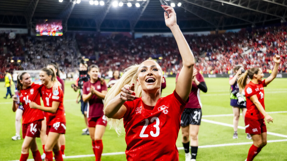 Nach der EM wechselte Alisha Lehmann von Juventus Turin nach Como 20250915111647707.jpg