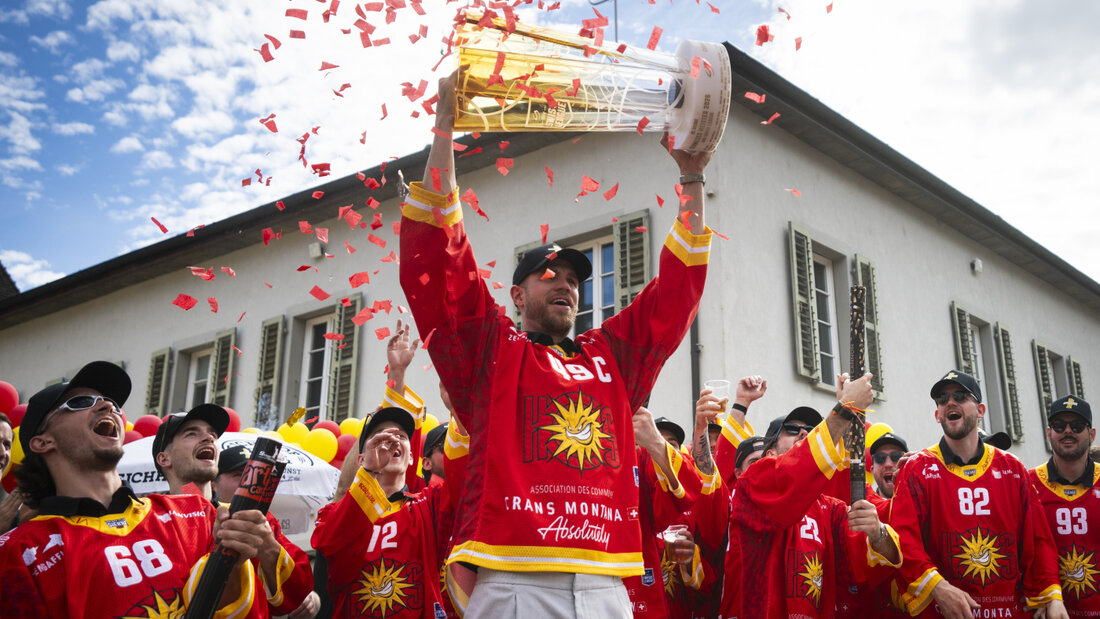 Die Spieler des HC Sierre bei den Feierlichkeiten im April 20261008122843096.jpg