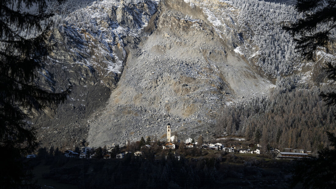 Die evakuierten Einwohnerinnen und Einwohner von von Brienz/Brinzauls können das Dorf am Wochenende tagsüber wieder betreten. (Archivbild) 20251212080549074.jpg