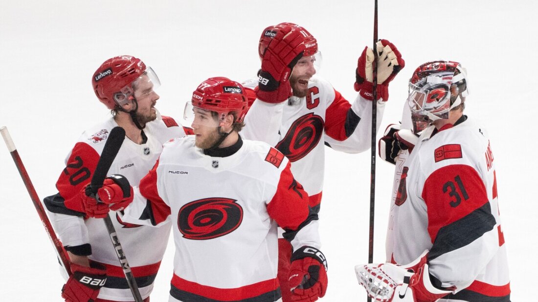 Die Carolina Hurricanes legen in den Playoff-Halbfinals vor 20260526073001344.jpg