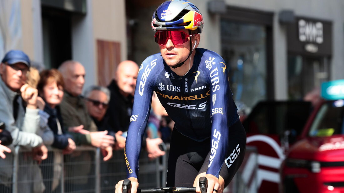 Tom Pidcock muss sich in China mit Platz 2 hinter dem jungen Belgier Jarno Widar begnügen 20261018114654094.jpg