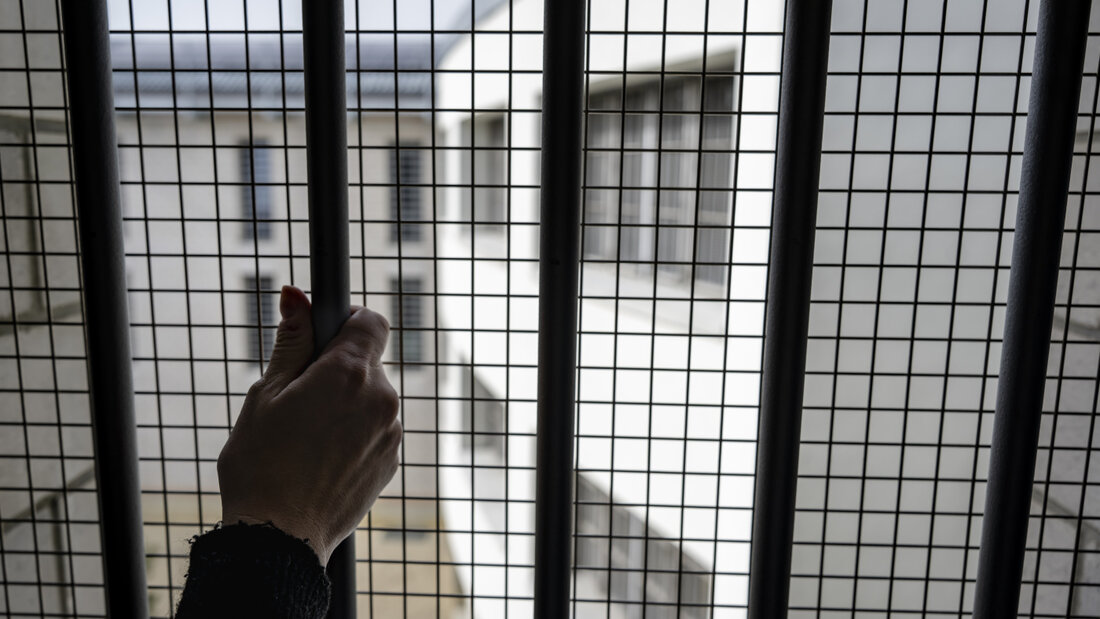 Die Überbelegung von Gefängnissen beeinträchtigt die Grundrechte der inhaftierten Personen. Das stellt die Anti-Folter-Kommission in einem Bericht fest. (Themenbild) 20260629100819014.jpg
