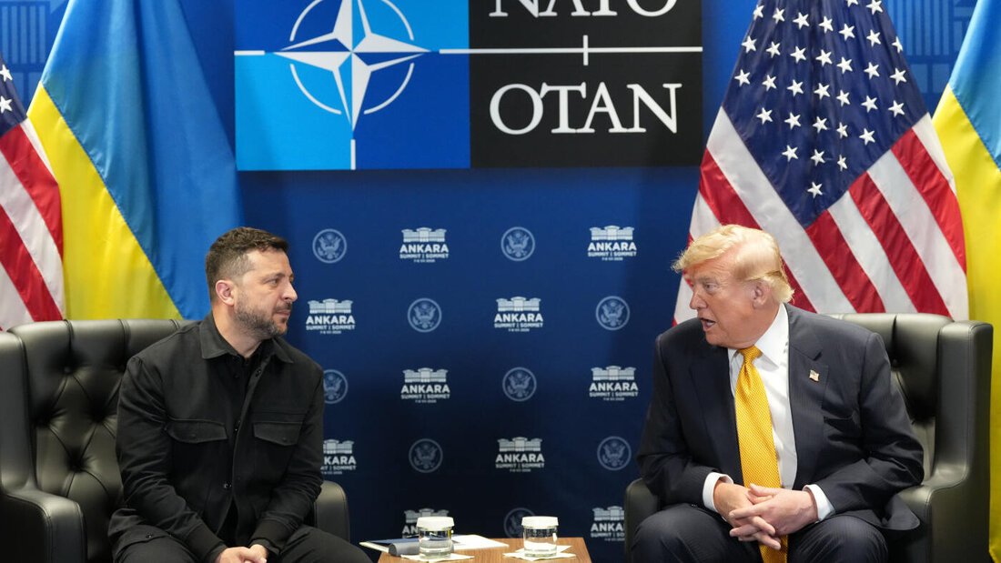 US-Präsident Donald Trump trifft sich am Rande des NATO-Gipfels mit dem ukrainischen Präsidenten Wolodymyr Selenskyj. Foto: Alex Brandon/AP/dpa 20260708181755109.jpg