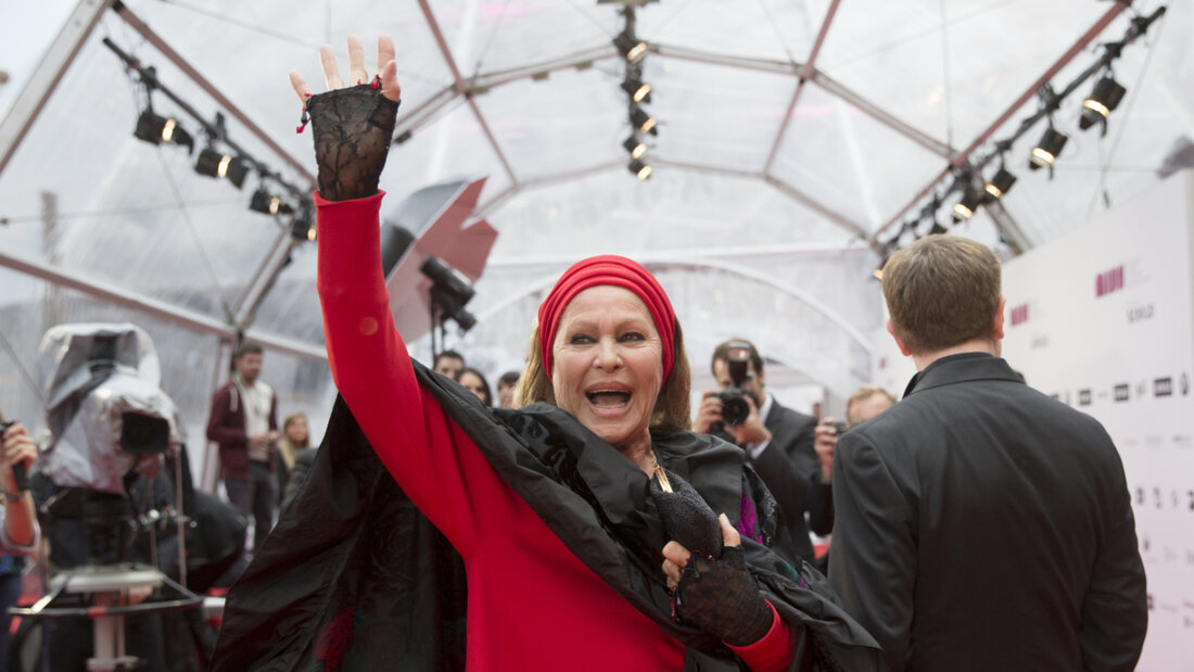 Die Filmlegede Ursula Andress hat ihrem verstorbenen Vermögensverwalter beschuldigt, ihr Vermögen veruntreut zu haben. Dabei geht es um 18 Millionen Franken. Jetzt wurde das Geld nach internationalen Ermittlungen gefunden. (Archivbild) 20260326121356947.jpg