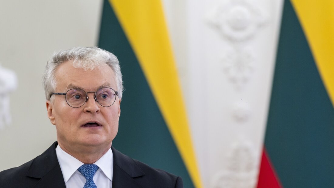 ARCHIV - Litauens Präsident Gitanas Nauseda gibt eine Erklärung im Präsidentenpalast ab. Foto: Mindaugas Kulbis/AP/dpa 20250608124618235.jpg