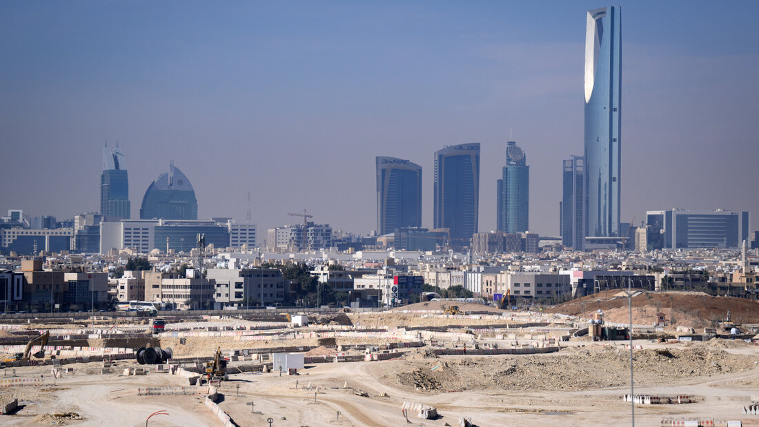 ARCHIV - Blick auf die Baustelle vom King Salman Park auf dem Gelände des ehemaligen Flughafens von Riad. Foto: Bernd von Jutrczenka/dpa/Symbolbild 20261012172002837.jpg