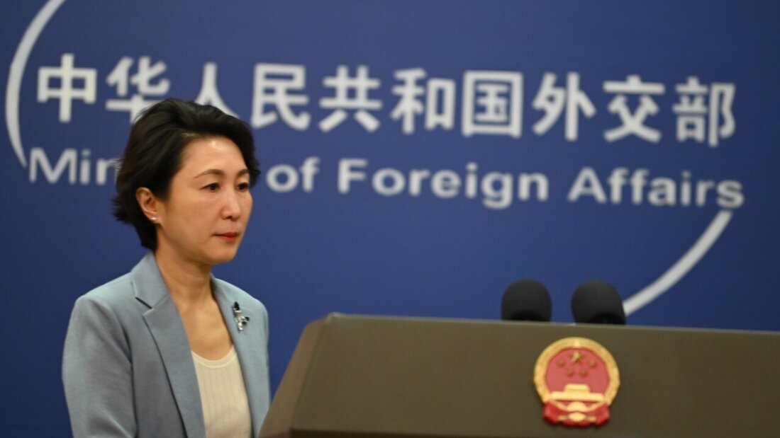 ARCHIV - Mao Ning, Sprecherin des chinesischen Außenministeriums, beantwortet Fragen von Journalisten. Foto: Johannes Neudecker/dpa 20260112095402738.jpg