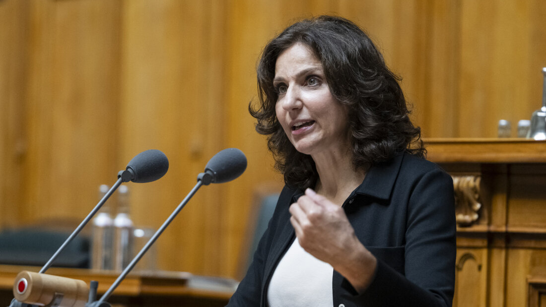 SP-Nationalrätin Gabriela Suter plädierte im "Talk Täglich" von Tele M1 für eine Verschärfung der Waffengesetze. (Archivbild) 20260909054443625.jpg
