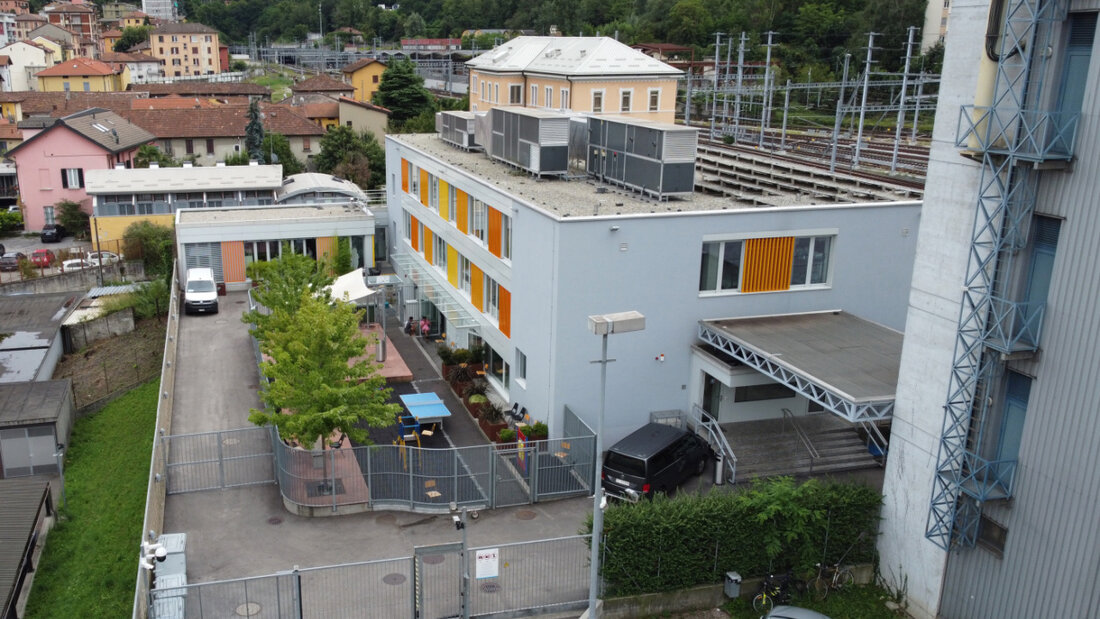 Das Bundesasylzentrum in Chiasso TI ist eines der sechs Zentren, die vorübergehend schliessen. (Archiv) 20260521112717663.jpg