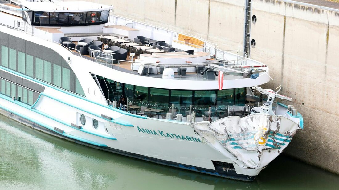 Ein Flusskreuzfahrtschiff, die "MS Anna Katharina", mit etwa 200 Personen an Bord ist bei der Schleuse Freudenau in Wien gegen die Kaimauer sowie ein Schleusentor geprallt. Dabei wurden 14 Personen leicht verletzt. Foto: Tobias Steinmaurer/APA/dpa 20260724135638808.jpg