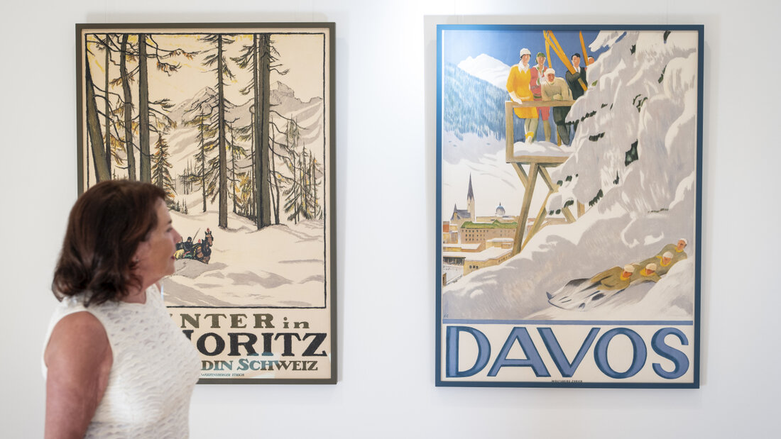 Beatrice Müller sammelt historische und zeitgenössische Werbeplakate aus der Schweiz. Die Galeristin und Kuratorin setzt nun einen Schlusspunkt unter ihre berufliche Karriere und macht mit der Ausstellung "Highlights der Schweizer Plakatkunst" einen Teil ihrer Sammlung der Öffentlichkeit zugänglich. 20260918063017961.jpg