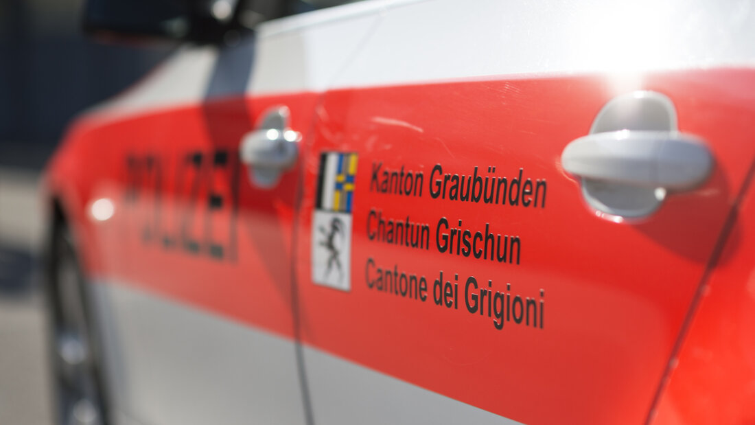 Zwei der fünf freigestellten Polizeischüler gehörten der Kantonspolizei Graubünden an. (Symbolbild) 20251119121755633.jpg