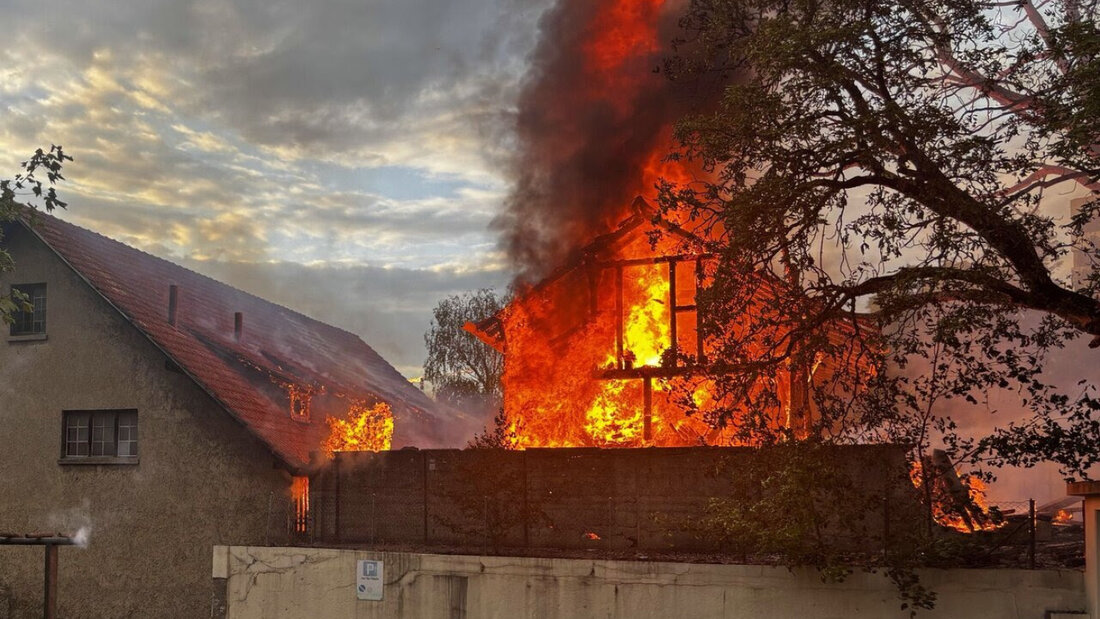 Am Montagabend ist in einer Liegenschaft an der Fulachstrasse in der Stadt Schaffhausen ein Grossbrand ausgebrochen. 20260811003840605.jpg