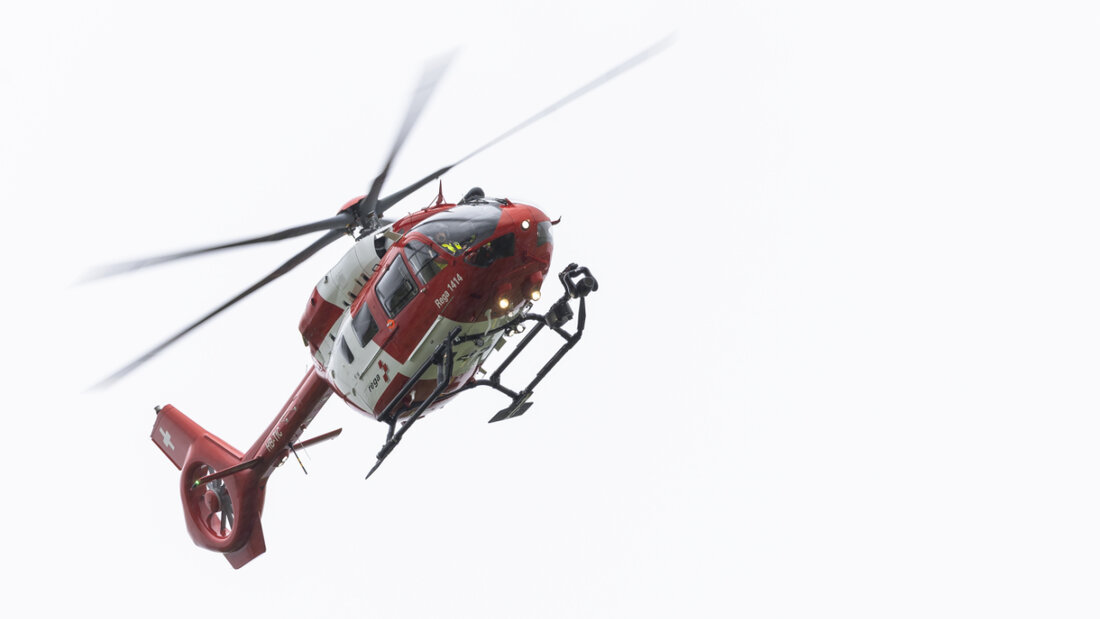 Ein 66-jähriger Mann musste nach einem Arbeitsunfall in Thayngen SH mit einem Rettungshelikopter ins Spital geflogen werden. (Symbolbild) 20250509145804352.jpg