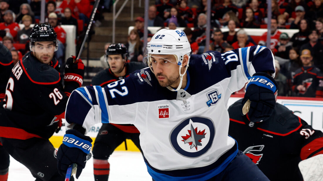 Nino Niederreiter gewinnt sein 1000. Spiel in der Regular Season der NHL 20251214074526110.jpg