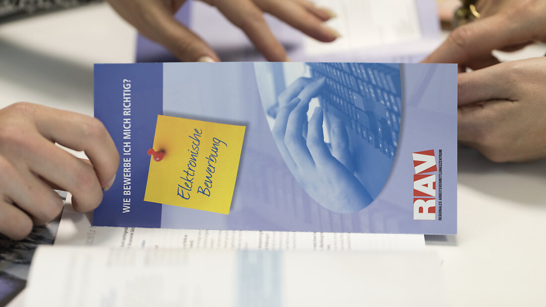 Im Dezember waren wieder mehr Personen bei den Regionalen Arbeitsvermittlungszentren als arbeitslos gemeldet. (Archivbild) 20250110083149011.jpg