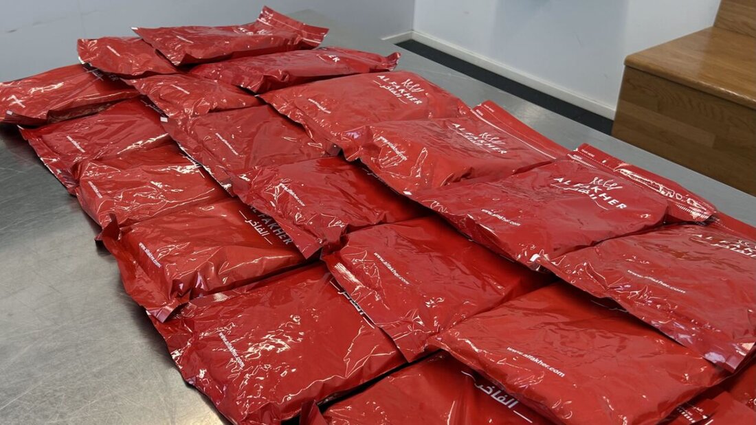 Ein Mann ist an der Grenze zwischen Italien und der Schweiz mit 90 Kilogramm nicht deklariertem Shisha-Tabak festgehalten worden. 20260123094047896.jpg