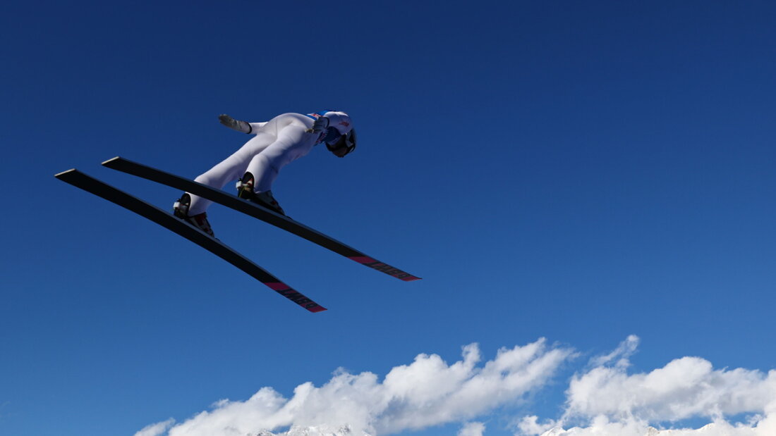 Felix Trunz hebt ab: Ob es auch für ein Olympia-Ticket reicht, lässt sich noch nicht abschätzen (Archivaufnahme) 20260123182009381.jpg