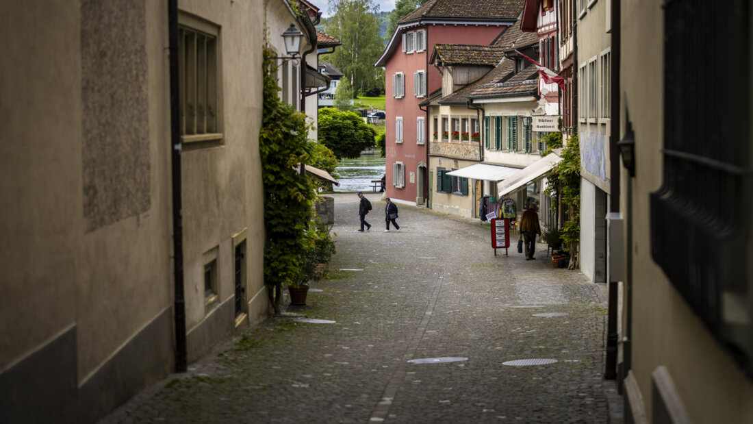 Nicht gedacht für schwere Fahrzeuge: In Stein am Rhein ist am Mittwoch ein Reisecar in einer Gasse steckengeblieben. (Symbolbild) 20260527184706391.jpg