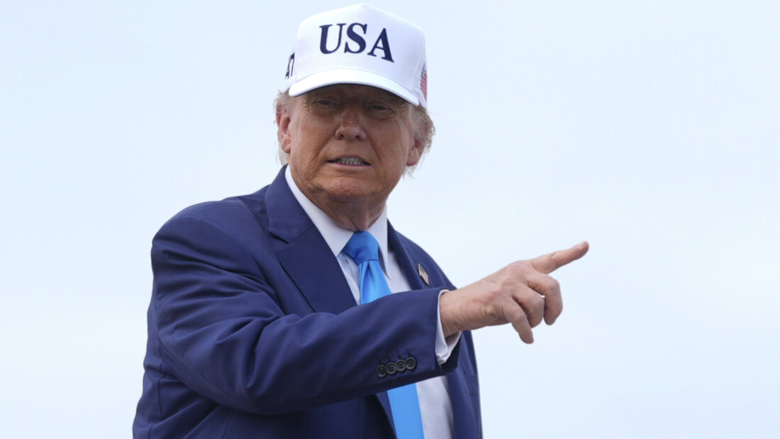 US-Präsident Donald Trump besteigt die Air Force One auf dem Luftwaffenstützpunkt Joint Base Andrews. Foto: Manuel Balce Ceneta/AP/dpa 20250607101620385.jpg