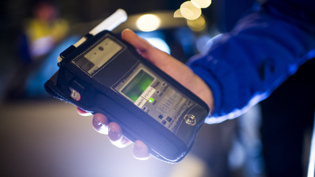 In St. Gallen erwischte die Polizei einen 18-Jährigen mit einem gestohlenen Auto. Ein Test ergab, dass er alkoholisiert war. (Symbolbild) 20250824102803367.jpg