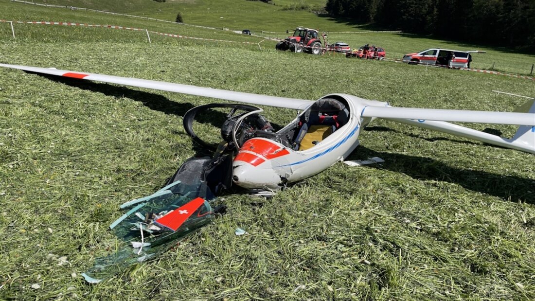 Die Rega lieferte den Piloten mit unbekannten Verletzungen ins Spital ein. 20250531093135317.jpg