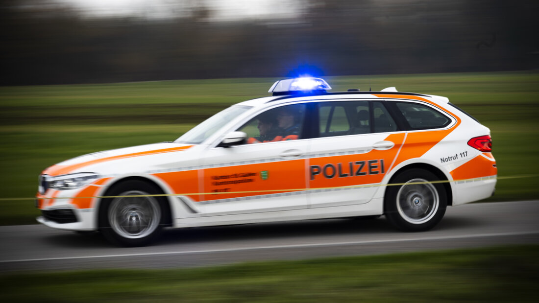 Auf der Autobahn A 13 bei Salez SG ist am Samstag eine 27-jährige Frau mit ihrem Auto verunfallt. (Archivbild) 20250823155313047.jpg