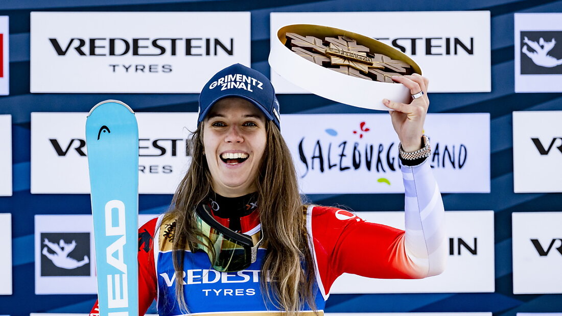 Camille Rast - erste Schweizer Slalom-Weltmeisterin seit 34 Jahren und Vreni Schneider 20250215165617316.jpg