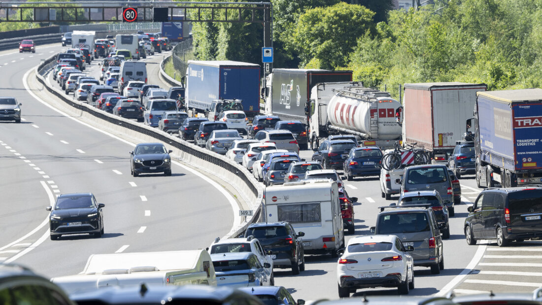 Der Ferienverkehr sorgt am Gotthard seit Jahren regelmässig für kilometerlange Staus. (Archivbild) 20260717131033642.jpg