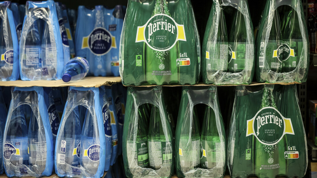 Der Nestlé-Konzern hat für sein Wassergeschäft eine Lösung gefunden. Der Bereich wird künftig gemeinsam mit der US-Beteiligungsgesellschaft Platinum Equity unter dem Namen Peranel geführt.(Archivbild) 20260723070220917.jpg