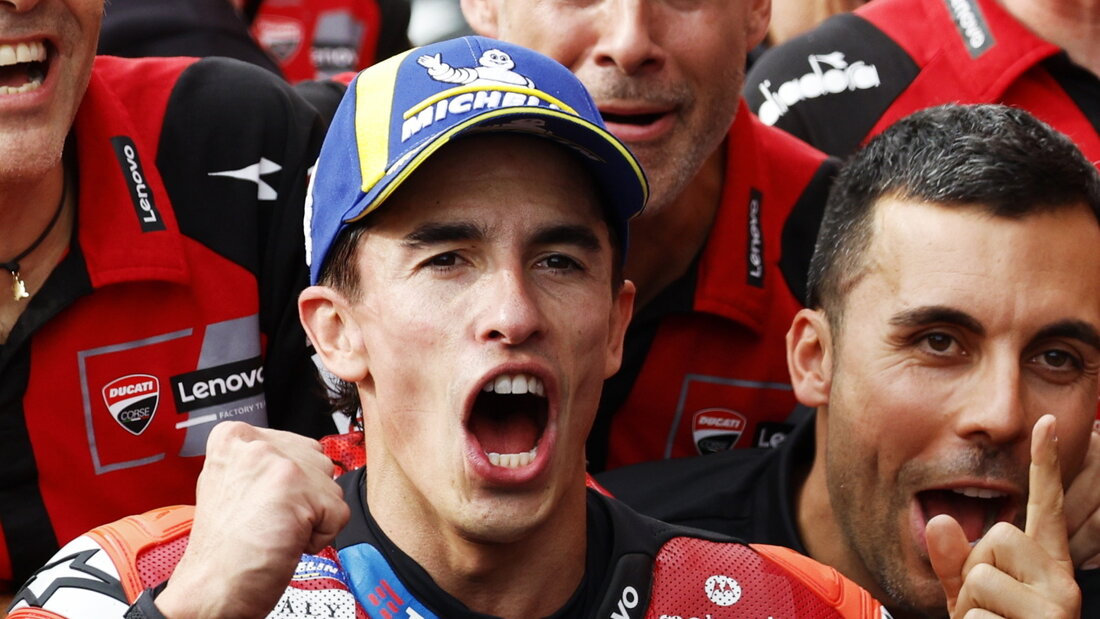 Marc Marquez feiert mit seinem Team einen weiteren Sieg 20261004081310183.jpg