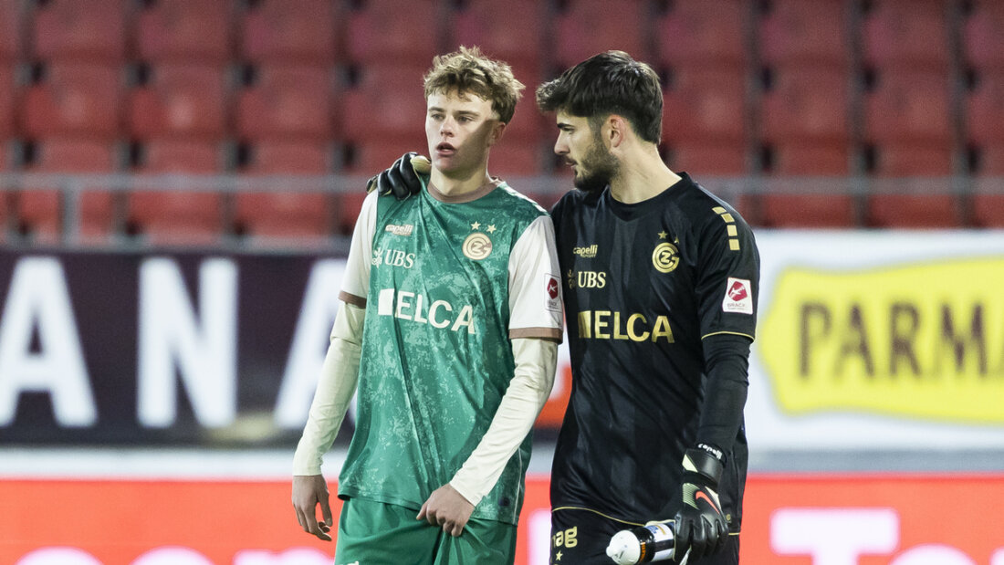 Jonathan Asp Jensen (wird von GC-Goalie Justin Hammel getröstet 20251213202152621.jpg