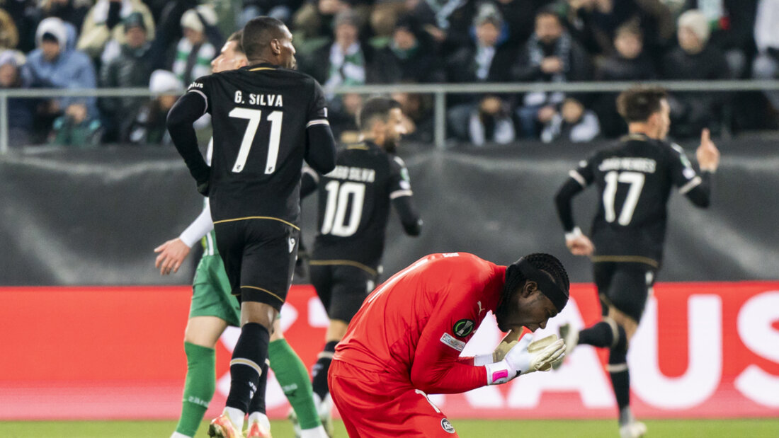 St. Gallens Goalie Lawrence Ati Zigi musste sich viermal geschlagen geben 20241212230006211.jpg